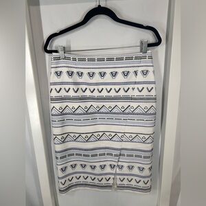 White House Black Market pencil skirt preppy chic quiet luxury woman size 6